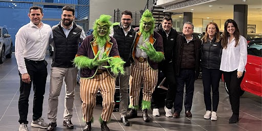 Atalaya Motor patrocinador oficial de la Chirigota del Sheriff «El Grinch de Cadi»